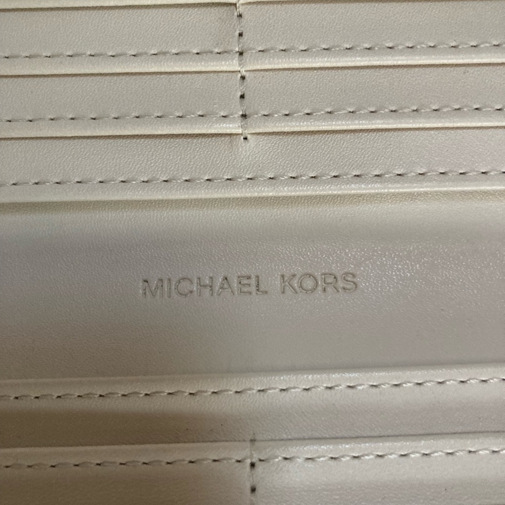 Michael Kors Reed Large Snap Bifold Wallet - Picture 7 of 12